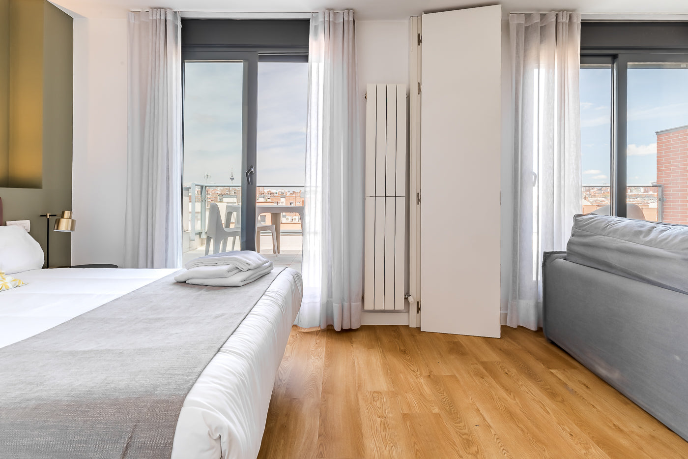 Avenida de la Ciudad de Barcelona 89, 1 Bedroom Penthouse